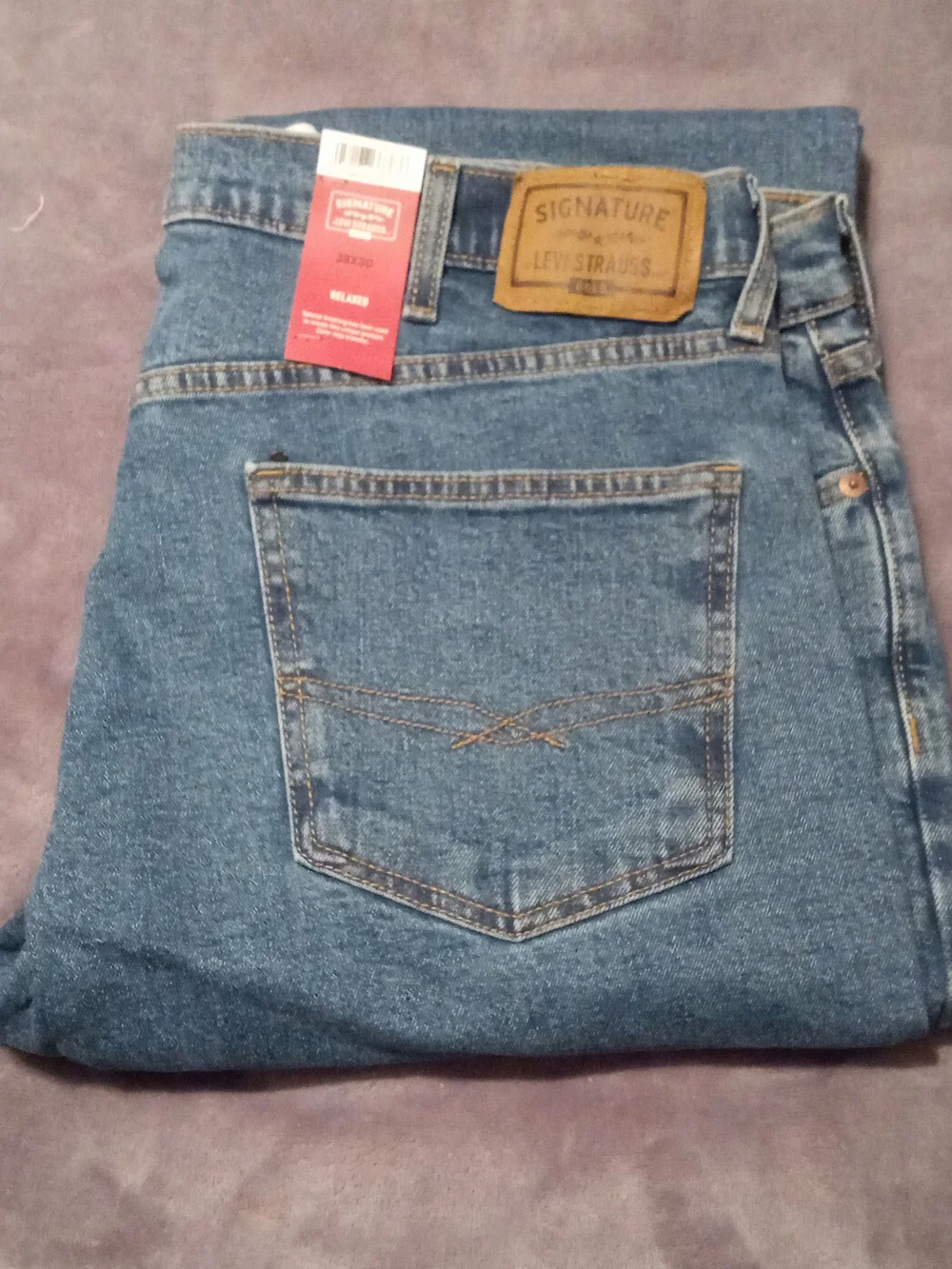 Signature by Levi Strauss Men's Relaxed Jeans - Indigo Blue with Gold Stitching